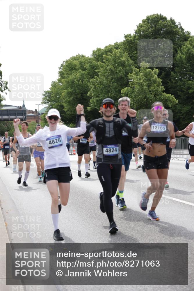 29.06.2025 - hella hamburg halbmarathon Jannik Wohlers http://msf.ph/oto/8271063 29.06.2025 10:33:53 Lombardsbrücke 1672, 2265, 2412, 2464, 2496, 2510, 2511, 2801, 2933, 3145, 3829, 3848, 4824, 4826, 5609, 6105, 6571, 6574, 7324, 7329, 8349, 8965, 9379, 10360, 10564, 11432, 11668, 11872, 12165, 12896, 13437, 13747, 13957, 14047, 14058, 14854, 14855, 14918, 14919, 15793, 15983, 16115, 16578, 16919, 17105, 17230, 17650, 17789, 18044, 18941 meine-sportfotos.de