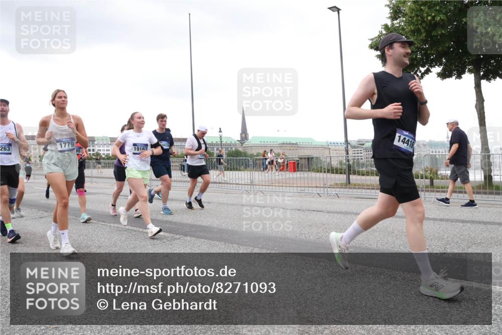29.06.2025 - hella hamburg halbmarathon Lena Gebhardt http://msf.ph/oto/8271093 29.06.2025 10:54:21 Lombardsbrücke 1779, 6628, 263, 19167, 14416, 1017, 1263, 1744, 1762, 1779, 1789, 1822, 1949, 2244, 2372, 2532, 2586, 2600, 2761, 2854, 3079, 3187, 3188, 3249, 3364, 3465, 3467, 3557, 3761, 3795, 3857, 4323, 4685, 4720, 4838, 4971, 5157, 5185, 5216, 5309, 5514, 5804, 5817, 5898, 5933, 5964, 5993, 6023, 6192, 6279, 6468, 6583, 6987, 6988, 7498, 7670, 7874, 7946, 7986, 8801, 8803, 8867, 8924, 9130, 9138, 9203, 9503, 9572, 10207, 11354, 11390, 11567, 11569, 11785, 12930 meine-sportfotos.de