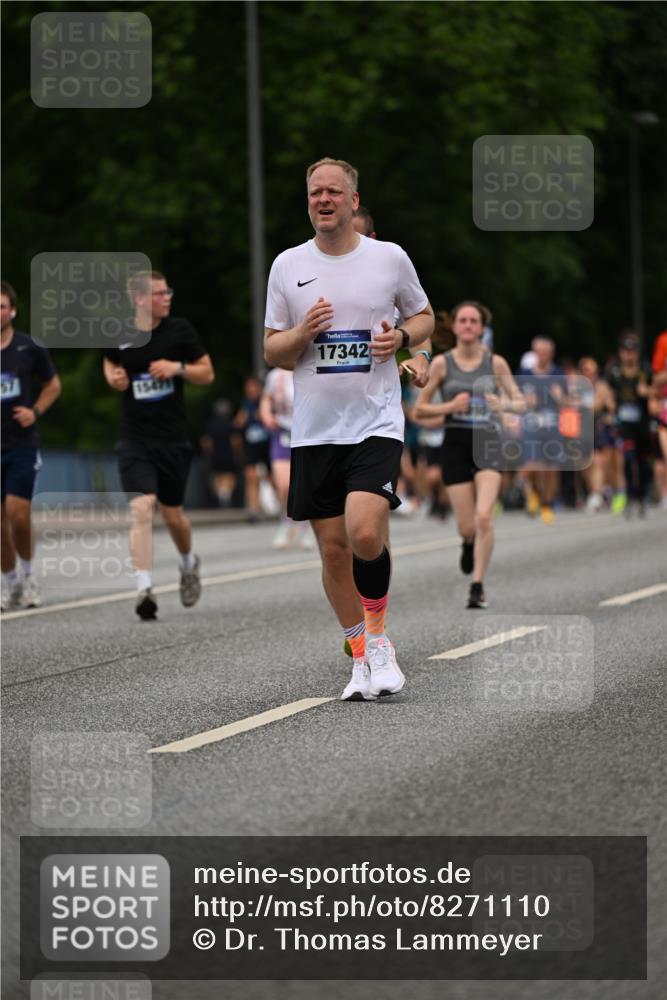 29.06.2025 - hella hamburg halbmarathon Dr. Thomas Lammeyer http://msf.ph/oto/8271110 29.06.2025 10:36:02 Kennedybrücke 1235, 1292, 2672, 3358, 3752, 4314, 4877, 4924, 5496, 5601, 5658, 5743, 6344, 7295, 7334, 7344, 7570, 7695, 7816, 7898, 8304, 8538, 8757, 9478, 9604, 9882, 10421, 10653 meine-sportfotos.de