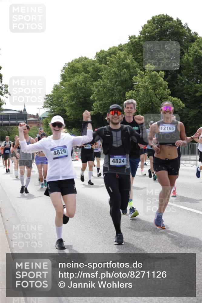 29.06.2025 - hella hamburg halbmarathon Jannik Wohlers http://msf.ph/oto/8271126 29.06.2025 10:33:53 Lombardsbrücke 1672, 2265, 2412, 2464, 2496, 2510, 2511, 2801, 2933, 3145, 3829, 3848, 4824, 4826, 5609, 6105, 6571, 6574, 7324, 7329, 8349, 8965, 9379, 10360, 10564, 11432, 11668, 11872, 12165, 12896, 13437, 13747, 13957, 14047, 14058, 14854, 14855, 14918, 14919, 15793, 15983, 16115, 16578, 16919, 17105, 17230, 17650, 17789, 18044, 18941 meine-sportfotos.de