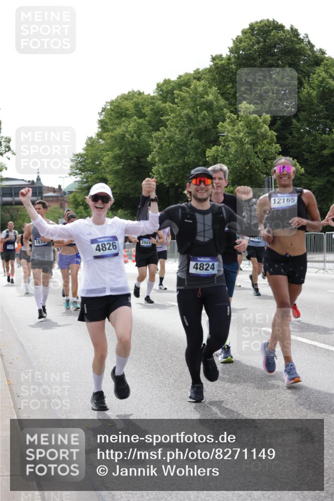 29.06.2025 - hella hamburg halbmarathon Jannik Wohlers http://msf.ph/oto/8271149 29.06.2025 10:33:53 Lombardsbrücke 1672, 2265, 2412, 2464, 2496, 2510, 2511, 2801, 2933, 3145, 3829, 3848, 4824, 4826, 5609, 6105, 6571, 6574, 7324, 7329, 8349, 8965, 9379, 10360, 10564, 11432, 11668, 11872, 12165, 12896, 13437, 13747, 13957, 14047, 14058, 14854, 14855, 14918, 14919, 15793, 15983, 16115, 16578, 16919, 17105, 17230, 17650, 17789, 18044, 18941 meine-sportfotos.de