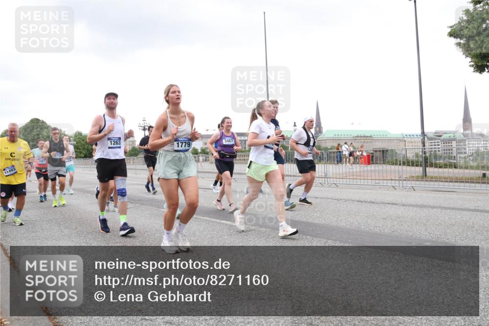 29.06.2025 - hella hamburg halbmarathon Lena Gebhardt http://msf.ph/oto/8271160 29.06.2025 10:54:22 Lombardsbrücke 11493, 6987, 6117, 1263, 3467, 1779, 1017, 1263, 1744, 1762, 1779, 1789, 1822, 1949, 2244, 2372, 2532, 2586, 2600, 2761, 2854, 3079, 3187, 3188, 3249, 3364, 3465, 3467, 3557, 3761, 3795, 3857, 4323, 4685, 4720, 4838, 4971, 5157, 5185, 5216, 5309, 5514, 5804, 5817, 5898, 5933, 5964, 5993, 6023, 6192, 6279, 6468, 6583, 6987, 6988, 7498, 7670, 7874, 7946, 7986, 8801, 8803, 8867, 8924, 9130, 9138, 9203, 9503, 10207, 11354, 11390, 11567, 11569, 11785, 12930 meine-sportfotos.de
