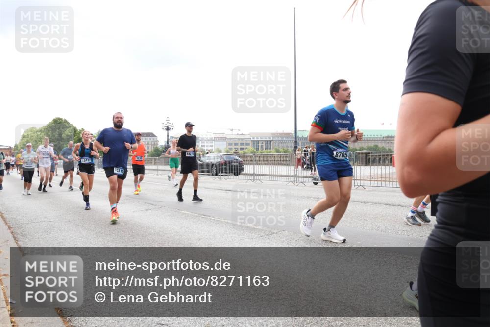 29.06.2025 - hella hamburg halbmarathon Lena Gebhardt http://msf.ph/oto/8271163 29.06.2025 10:34:50 Lombardsbrücke 15477, 15310, 3130, 14273, 8705, 1025, 1284, 1497, 1849, 2023, 2355, 2412, 2510, 2511, 3130, 3409, 3420, 4540, 4884, 5453, 5609, 6034, 6171, 6310, 6329, 6335, 6379, 6397, 6571, 6574, 6803, 6843, 7020, 7299, 7386, 7644, 7733, 8369, 8705, 8793, 9122, 9164, 9248, 9379, 9448, 9514, 10335, 10358, 10464, 10606, 10674, 11122, 11245, 11646, 11872, 12019, 12164, 12236, 12382, 12764, 13957, 15477, 16238, 16311, 16390, 16682, 16919, 17230, 18158, 18941 meine-sportfotos.de