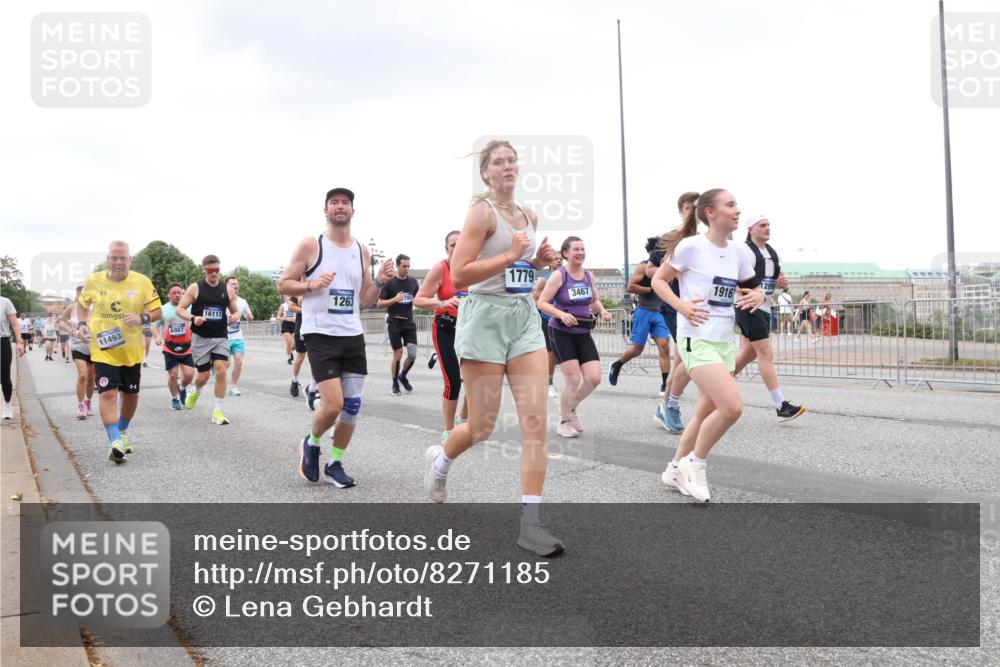 29.06.2025 - hella hamburg halbmarathon Lena Gebhardt http://msf.ph/oto/8271185 29.06.2025 10:54:22 Lombardsbrücke 16117, 1263, 11493, 6987, 1779, 3467, 1916, 1017, 1263, 1744, 1762, 1779, 1789, 1822, 1949, 2244, 2372, 2532, 2586, 2600, 2761, 2854, 3079, 3187, 3188, 3249, 3364, 3465, 3467, 3557, 3761, 3795, 3857, 4323, 4685, 4720, 4838, 4971, 5157, 5185, 5216, 5309, 5514, 5804, 5817, 5898, 5933, 5964, 5993, 6023, 6192, 6279, 6468, 6583, 6987, 6988, 7498, 7670, 7874, 7946, 7986, 8801, 8803, 8867, 8924, 9130, 9138, 9203, 9503, 10207, 11354, 11390, 11567, 11569, 11785, 12930 meine-sportfotos.de