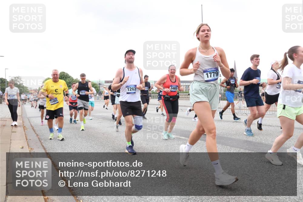 29.06.2025 - hella hamburg halbmarathon Lena Gebhardt http://msf.ph/oto/8271248 29.06.2025 10:54:22 Lombardsbrücke 15791, 11493, 6987, 1611, 1263, 3465, 1779, 18093, 1017, 1263, 1744, 1762, 1779, 1789, 1822, 1949, 2244, 2372, 2532, 2586, 2600, 2761, 2854, 3079, 3187, 3188, 3249, 3364, 3465, 3467, 3557, 3761, 3795, 3857, 4323, 4685, 4720, 4838, 4971, 5157, 5185, 5216, 5309, 5514, 5804, 5817, 5898, 5933, 5964, 5993, 6023, 6192, 6279, 6468, 6583, 6987, 6988, 7498, 7670, 7874, 7946, 7986, 8801, 8803, 8867, 8924, 9130, 9138, 9203, 9503, 10207, 11354, 11390, 11567, 11569, 11785, 12930 meine-sportfotos.de