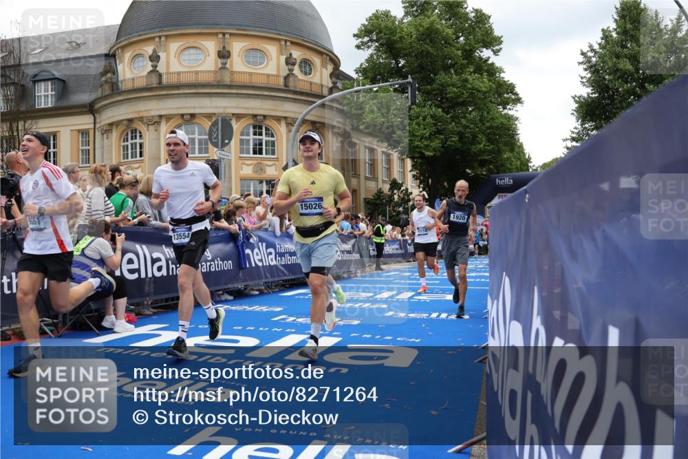 29.06.2025 - hella hamburg halbmarathon Strokosch-Dieckow http://msf.ph/oto/8271264 29.06.2025 10:46:40 Ziel 1920, 1942, 3976, 6630, 9051, 11858, 13525, 13554, 14541, 15026, 15133, 15206, 15714, 15900, 16175, 17353, 17669, 17743, 17865, 18297, 19128 meine-sportfotos.de