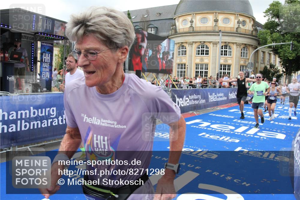 29.06.2025 - hella hamburg halbmarathon Michael Strokosch http://msf.ph/oto/8271298 29.06.2025 10:53:17 Ziel 2074, 2111, 7312, 7383, 8273, 8361, 9142, 12875, 15179, 16929, 16986 meine-sportfotos.de