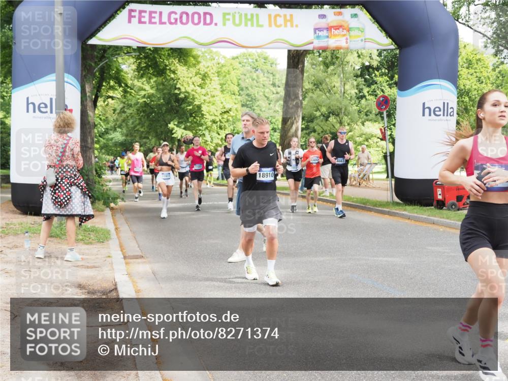 29.06.2025 - hella hamburg halbmarathon MichiJ http://msf.ph/oto/8271374 29.06.2025 10:55:53 Zwischen KM18-KM19 4663, 5166, 7802, 8256, 8563, 9845, 11582, 11611, 13285, 14270, 16687, 18189, 18910 meine-sportfotos.de