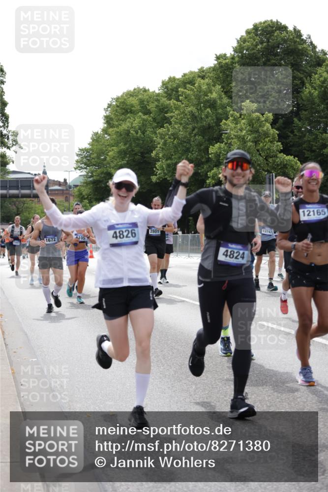 29.06.2025 - hella hamburg halbmarathon Jannik Wohlers http://msf.ph/oto/8271380 29.06.2025 10:33:53 Lombardsbrücke 1672, 2265, 2412, 2464, 2496, 2510, 2511, 2801, 2933, 3145, 3829, 3848, 4824, 4826, 5609, 6105, 6571, 6574, 7324, 7329, 8349, 8965, 9379, 10360, 10564, 11432, 11668, 11872, 12165, 12896, 13437, 13747, 13957, 14047, 14058, 14854, 14855, 14918, 14919, 15793, 15983, 16115, 16578, 16919, 17105, 17230, 17650, 17789, 18044, 18941 meine-sportfotos.de