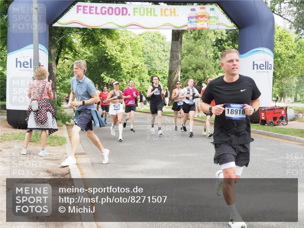 29.06.2025 - hella hamburg halbmarathon MichiJ http://msf.ph/oto/8271507 29.06.2025 10:55:54 Zwischen KM18-KM19 1406, 4663, 5166, 7802, 8256, 9845, 11582, 11611, 13285, 14270, 15858, 16687, 18189, 18910 meine-sportfotos.de