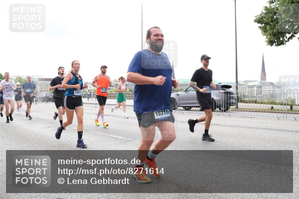 29.06.2025 - hella hamburg halbmarathon Lena Gebhardt http://msf.ph/oto/8271614 29.06.2025 10:34:52 Lombardsbrücke 13471, 13473, 15477, 3130, 15310, 273, 1025, 1284, 1497, 1849, 2023, 2355, 2412, 3130, 3409, 3420, 4540, 4564, 4884, 5453, 6034, 6171, 6310, 6329, 6335, 6379, 6397, 6571, 6803, 6843, 7020, 7299, 7386, 7644, 7733, 8369, 8705, 8793, 9122, 9164, 9248, 9379, 9448, 9514, 10335, 10358, 10464, 10606, 10674, 11122, 11245, 11646, 11872, 12019, 12164, 12236, 12382, 12764, 13957, 15477, 16238, 16311, 16390, 16682, 16919, 17230, 18158, 18941 meine-sportfotos.de