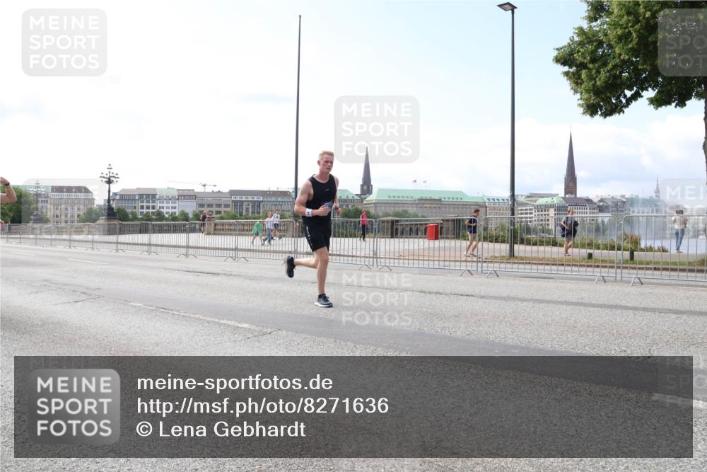 29.06.2025 - hella hamburg halbmarathon Lena Gebhardt http://msf.ph/oto/8271636 29.06.2025 10:11:24 Lombardsbrücke 1531, 1723, 1781, 1866, 2868, 3837, 4287, 5254, 5653, 7271, 7370, 8115, 8171, 8206, 8207, 8368, 8561, 8807, 8810, 9119, 10196, 10372, 10428, 11149, 11321, 11755, 12286, 12556, 12571, 12790, 12836, 13203, 13603, 13939, 14008, 14022, 14149, 15009, 15252, 15797, 15908, 16383, 17080, 17142, 17500, 17787, 17866, 18278, 18382, 19172, 19241 meine-sportfotos.de