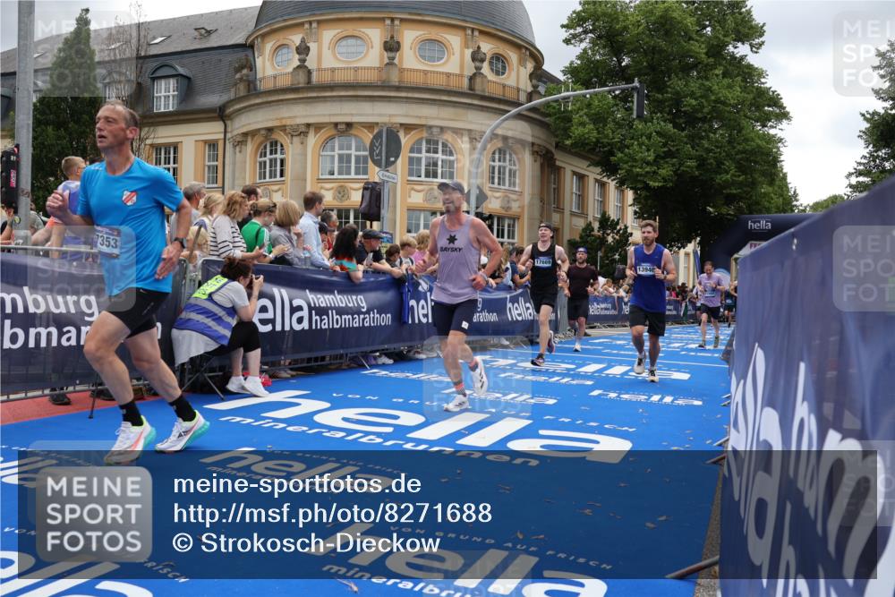 29.06.2025 - hella hamburg halbmarathon Strokosch-Dieckow http://msf.ph/oto/8271688 29.06.2025 10:46:49 Ziel 1139, 3976, 4091, 6630, 11858, 13940, 14385, 14541, 15900, 17172, 17353, 17492, 17669, 17743, 17892, 19105, 19128 meine-sportfotos.de