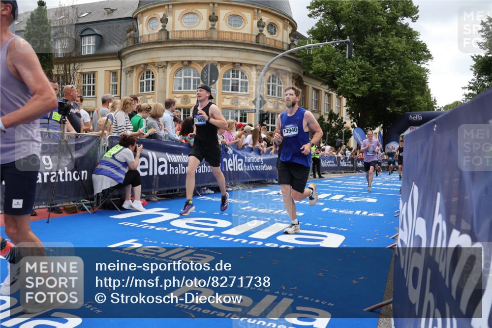29.06.2025 - hella hamburg halbmarathon Strokosch-Dieckow http://msf.ph/oto/8271738 29.06.2025 10:46:50 Ziel 1139, 1689, 3976, 4091, 6630, 11858, 13940, 14385, 14541, 14594, 15900, 16081, 17172, 17353, 17492, 17669, 17743, 17892, 17979, 19105 meine-sportfotos.de