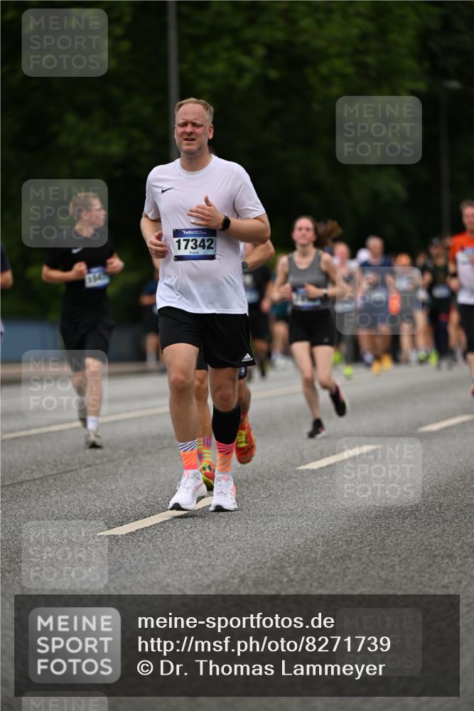 29.06.2025 - hella hamburg halbmarathon Dr. Thomas Lammeyer http://msf.ph/oto/8271739 29.06.2025 10:36:02 Kennedybrücke 1235, 1292, 2672, 3358, 3752, 4314, 4877, 4924, 5496, 5601, 5658, 5743, 6344, 7295, 7334, 7344, 7570, 7695, 7816, 7898, 8304, 8538, 8757, 9478, 9604, 9882, 10421, 10653 meine-sportfotos.de