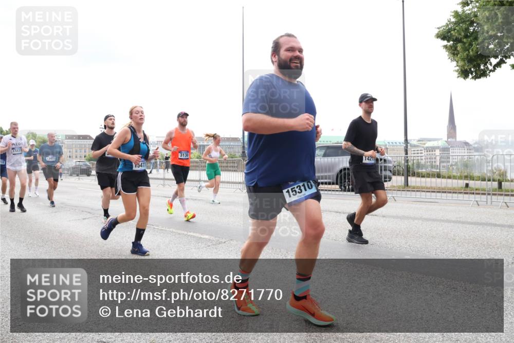 29.06.2025 - hella hamburg halbmarathon Lena Gebhardt http://msf.ph/oto/8271770 29.06.2025 10:34:52 Lombardsbrücke 13471, 13473, 15477, 3130, 15310, 1421, 1025, 1284, 1497, 1849, 2023, 2355, 2412, 3130, 3409, 3420, 4540, 4564, 4884, 5453, 6034, 6171, 6310, 6329, 6335, 6379, 6397, 6571, 6803, 6843, 7020, 7299, 7386, 7644, 7733, 8369, 8705, 8793, 9122, 9164, 9248, 9379, 9448, 9514, 10335, 10358, 10464, 10606, 10674, 11122, 11245, 11646, 11872, 12019, 12164, 12236, 12382, 12764, 13957, 15477, 16238, 16311, 16390, 16682, 16919, 17230, 18158, 18941 meine-sportfotos.de