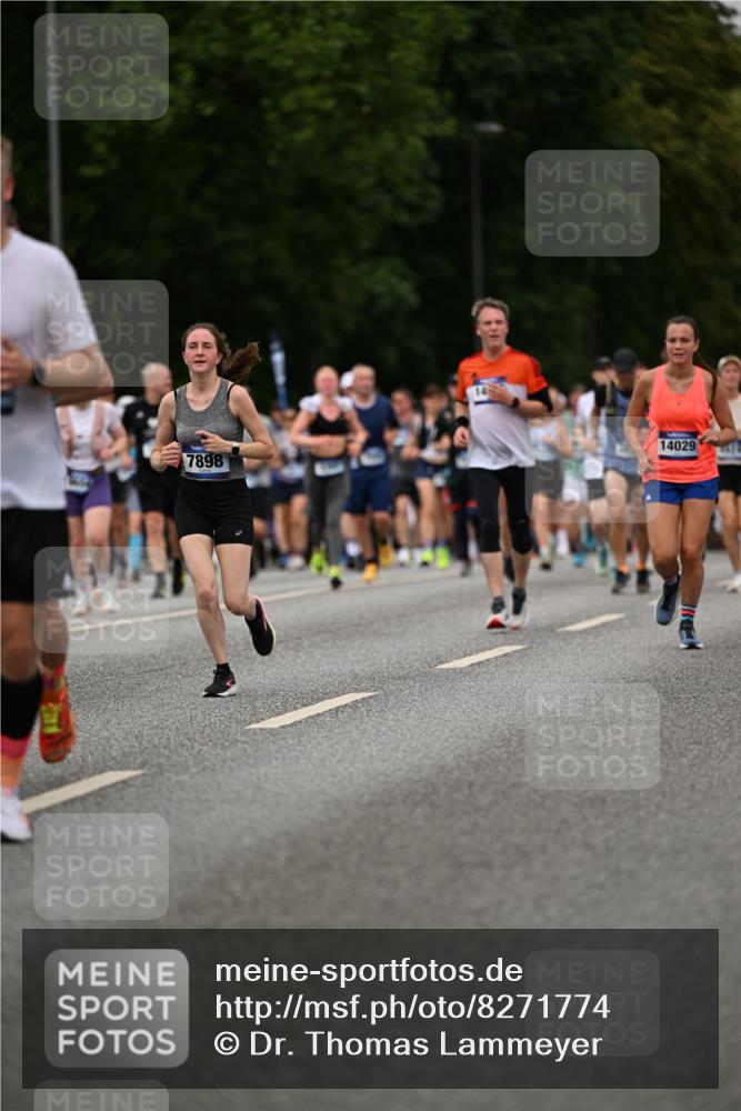 29.06.2025 - hella hamburg halbmarathon Dr. Thomas Lammeyer http://msf.ph/oto/8271774 29.06.2025 10:36:03 Kennedybrücke 1235, 1292, 2672, 3358, 3752, 4314, 4924, 5496, 5601, 5658, 5743, 6344, 7295, 7334, 7344, 7570, 7695, 7816, 7898, 8304, 8538, 8757, 9478, 9604, 9882, 10248, 10421, 10653, 11168 meine-sportfotos.de
