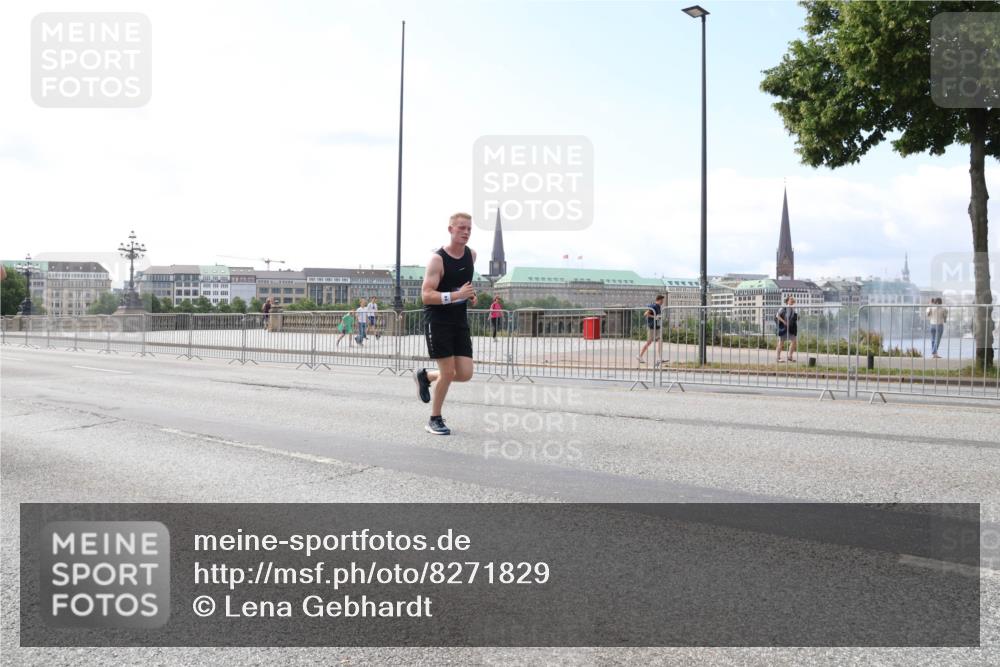 29.06.2025 - hella hamburg halbmarathon Lena Gebhardt http://msf.ph/oto/8271829 29.06.2025 10:11:24 Lombardsbrücke 1531, 1723, 1781, 1866, 2868, 3837, 4287, 5254, 5653, 7271, 7370, 8115, 8171, 8206, 8207, 8368, 8561, 8807, 8810, 9119, 10196, 10372, 10428, 11149, 11321, 11755, 12286, 12556, 12571, 12790, 12836, 13203, 13603, 13939, 14008, 14022, 14149, 15009, 15252, 15797, 15908, 16383, 17080, 17142, 17500, 17787, 17866, 18278, 18382, 19172, 19241 meine-sportfotos.de