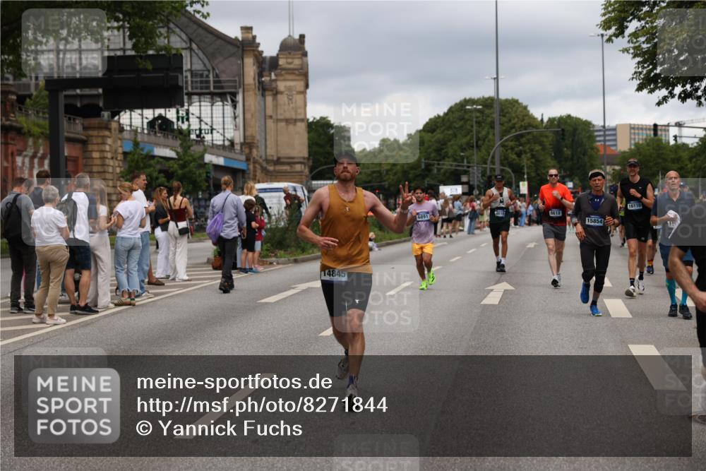29.06.2025 - hella hamburg halbmarathon Yannick Fuchs http://msf.ph/oto/8271844 29.06.2025 10:49:09 20KM 1120, 1143, 2029, 2119, 2252, 2448, 2955, 3037, 3256, 3652, 4249, 4616, 4868, 4897, 4903, 5021, 6355, 6891, 6938, 7221, 8618, 10044, 10188, 11231, 11568, 12248, 12483, 12526, 12544, 12584, 13267, 14750, 14834, 14845, 14909, 15854, 15868, 15896, 16108, 16110, 16327, 16334, 16609, 17603, 17842, 18031, 18190, 18380, 19047 meine-sportfotos.de