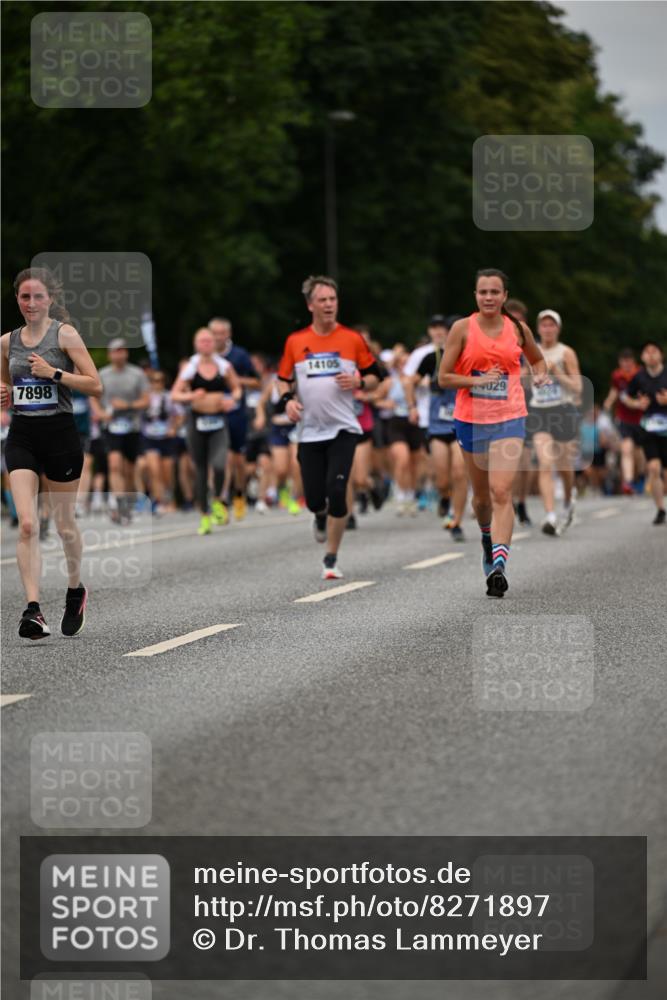 29.06.2025 - hella hamburg halbmarathon Dr. Thomas Lammeyer http://msf.ph/oto/8271897 29.06.2025 10:36:04 Kennedybrücke 1235, 1292, 2672, 3239, 3358, 3752, 4314, 4924, 5496, 5601, 5658, 5743, 6344, 7295, 7334, 7344, 7570, 7695, 7816, 7898, 8304, 8538, 8757, 9478, 9604, 9882, 10248, 10421, 10653, 11168 meine-sportfotos.de
