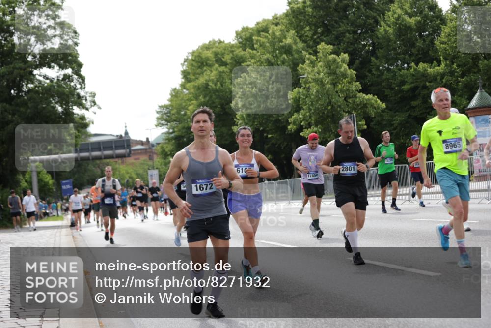 29.06.2025 - hella hamburg halbmarathon Jannik Wohlers http://msf.ph/oto/8271932 29.06.2025 10:33:56 Lombardsbrücke 1672, 2412, 2464, 2510, 2511, 2801, 3145, 4540, 4824, 4826, 5609, 6105, 6571, 6574, 7324, 7329, 8349, 8705, 8965, 9379, 10360, 10564, 11668, 11872, 12165, 12896, 13437, 13747, 13957, 14047, 14854, 14855, 14918, 15793, 15983, 16682, 16919, 17105, 17230, 17650, 17789, 18044, 18158, 18941 meine-sportfotos.de