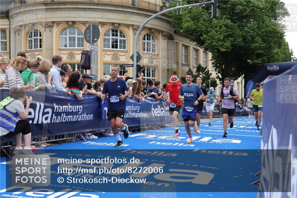 29.06.2025 - hella hamburg halbmarathon Strokosch-Dieckow http://msf.ph/oto/8272006 29.06.2025 10:46:59 Ziel 1139, 1460, 1689, 4091, 4377, 5472, 6700, 9794, 10122, 12579, 13728, 14385, 14415, 14449, 14594, 14783, 15825, 16081, 17979 meine-sportfotos.de