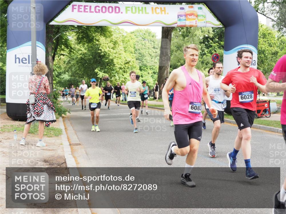29.06.2025 - hella hamburg halbmarathon MichiJ http://msf.ph/oto/8272089 29.06.2025 10:55:58 Zwischen KM18-KM19 1406, 3025, 3262, 4663, 5176, 6028, 6083, 7802, 9845, 11582, 11611, 12653, 13285, 14270, 15858, 17439, 18910 meine-sportfotos.de