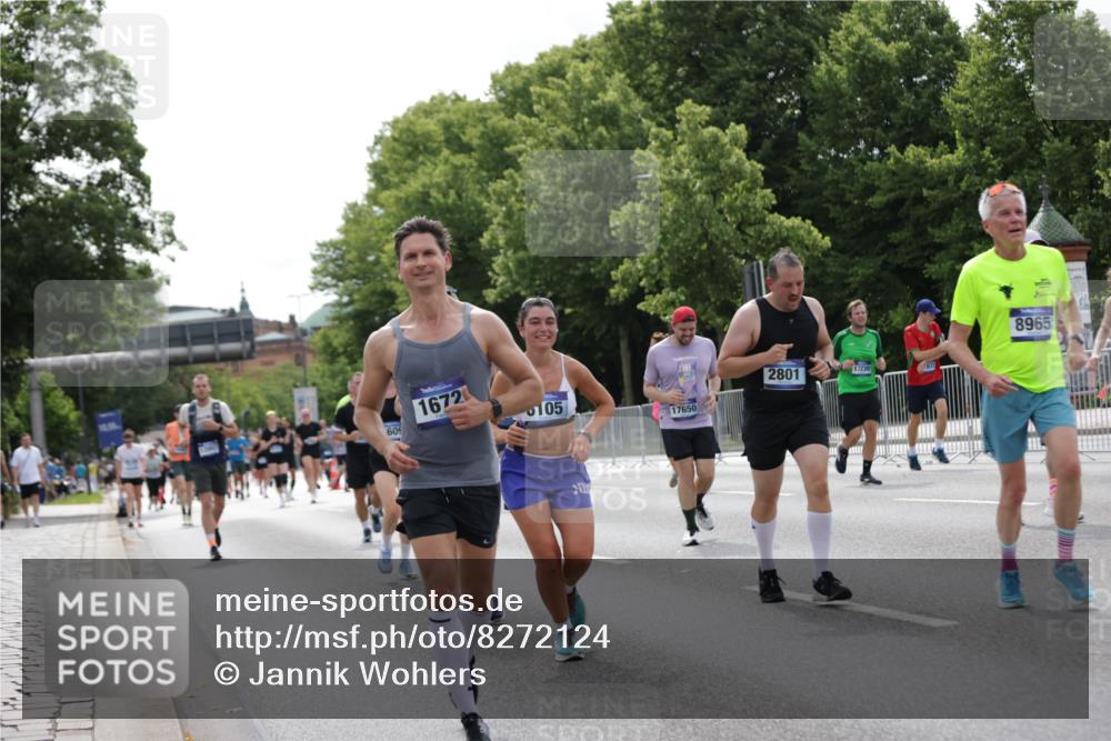 29.06.2025 - hella hamburg halbmarathon Jannik Wohlers http://msf.ph/oto/8272124 29.06.2025 10:33:56 Lombardsbrücke 1672, 2412, 2464, 2510, 2511, 2801, 3145, 4540, 4824, 4826, 5609, 6105, 6571, 6574, 7324, 7329, 8349, 8705, 8965, 9379, 10360, 10564, 11668, 11872, 12165, 12896, 13437, 13747, 13957, 14047, 14854, 14855, 14918, 15793, 15983, 16682, 16919, 17105, 17230, 17650, 17789, 18044, 18158, 18941 meine-sportfotos.de