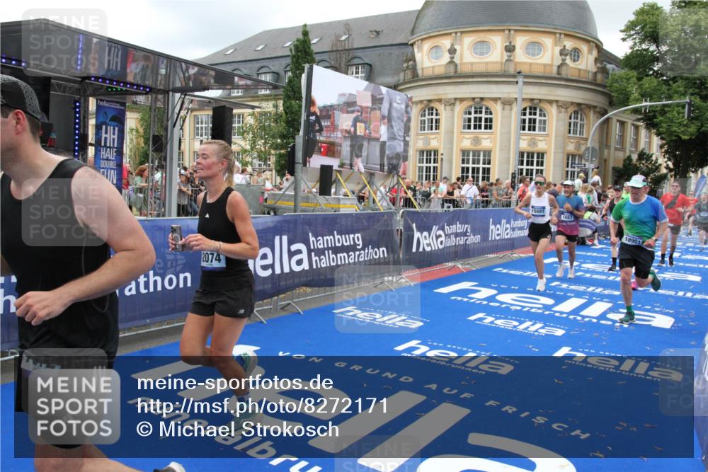 29.06.2025 - hella hamburg halbmarathon Michael Strokosch http://msf.ph/oto/8272171 29.06.2025 10:53:23 Ziel 1683, 1727, 2074, 2354, 4065, 6942, 7312, 8651, 9142, 11844, 12490, 12875, 15179, 15681, 15838, 18134, 18901 meine-sportfotos.de