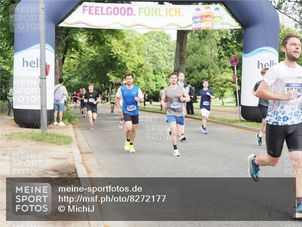 29.06.2025 - hella hamburg halbmarathon MichiJ http://msf.ph/oto/8272177 29.06.2025 10:31:21 Zwischen KM18-KM19 2653, 4235, 5011, 5506, 7026, 7765, 9364, 10251, 11177, 16333, 16648, 17403, 18659, 18680, 19009 meine-sportfotos.de