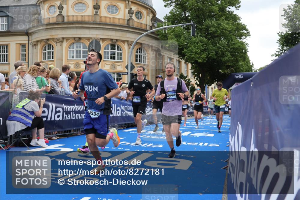 29.06.2025 - hella hamburg halbmarathon Strokosch-Dieckow http://msf.ph/oto/8272181 29.06.2025 10:47:00 Ziel 1139, 1460, 1689, 4093, 4377, 5472, 6700, 7908, 9794, 10122, 12579, 13728, 14385, 14415, 14449, 14594, 14783, 15684, 15825, 16081, 17979 meine-sportfotos.de