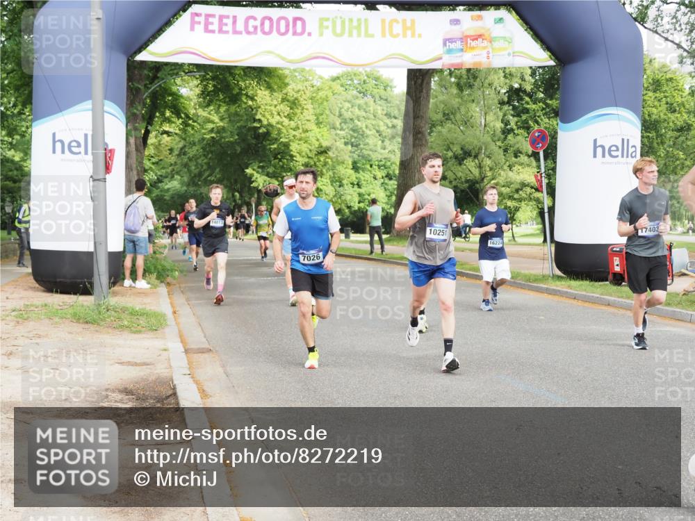 29.06.2025 - hella hamburg halbmarathon MichiJ http://msf.ph/oto/8272219 29.06.2025 10:31:22 Zwischen KM18-KM19 4235, 5011, 5506, 7026, 7765, 10251, 11177, 16224, 16333, 16648, 17403, 17516, 18680, 19009 meine-sportfotos.de