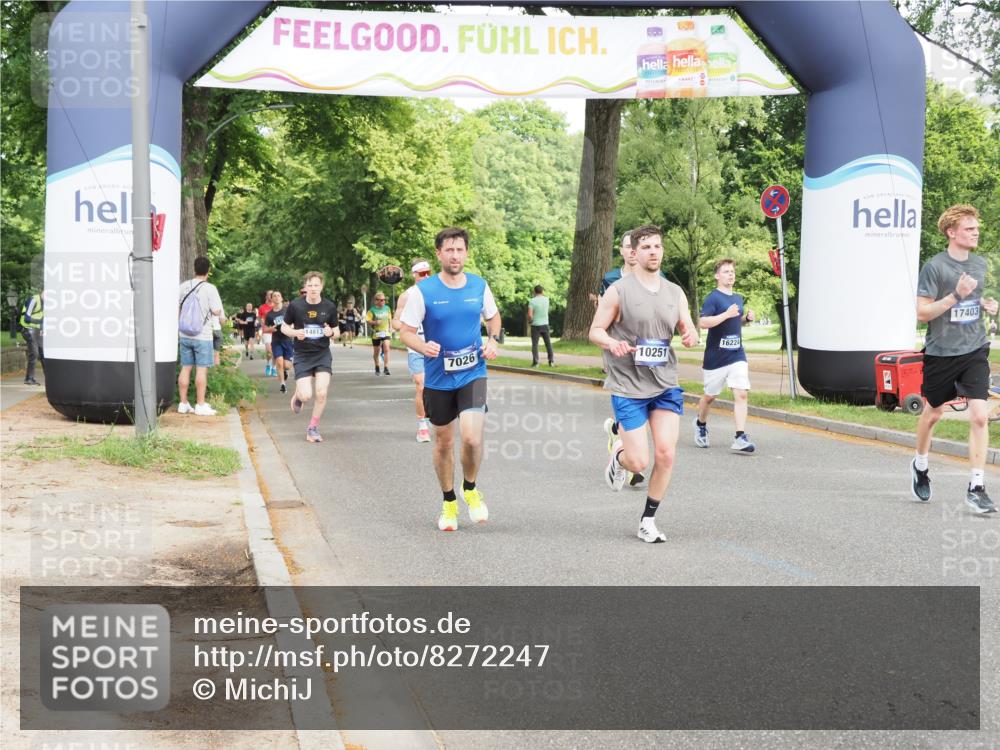 29.06.2025 - hella hamburg halbmarathon MichiJ http://msf.ph/oto/8272247 29.06.2025 10:31:22 Zwischen KM18-KM19 4235, 5011, 5506, 7026, 7765, 10251, 11177, 16224, 16333, 16648, 17403, 17516, 18680, 19009 meine-sportfotos.de