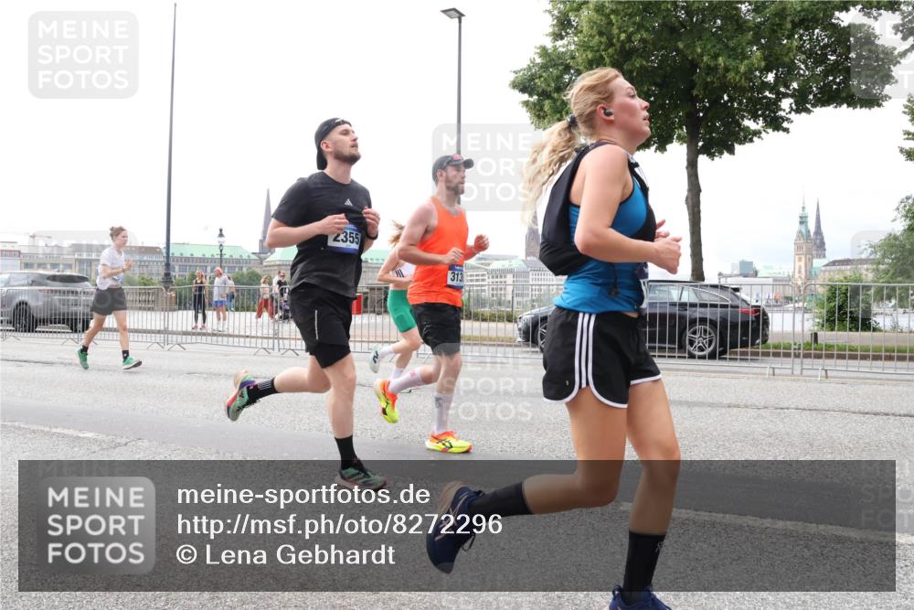 29.06.2025 - hella hamburg halbmarathon Lena Gebhardt http://msf.ph/oto/8272296 29.06.2025 10:34:54 Lombardsbrücke 2355, 313, 1025, 1284, 1497, 1849, 2023, 2355, 2376, 3130, 3409, 3420, 4540, 4564, 4884, 5027, 5453, 6034, 6171, 6310, 6329, 6335, 6379, 6397, 6571, 6803, 6843, 7020, 7267, 7299, 7386, 7644, 7733, 7927, 8369, 8705, 8793, 9122, 9164, 9248, 9379, 9448, 9514, 10335, 10358, 10464, 10606, 10674, 11122, 11233, 11245, 11646, 12019, 12164, 12236, 12382, 12764, 15477, 16238, 16311, 16390, 16682, 18158, 18941 meine-sportfotos.de