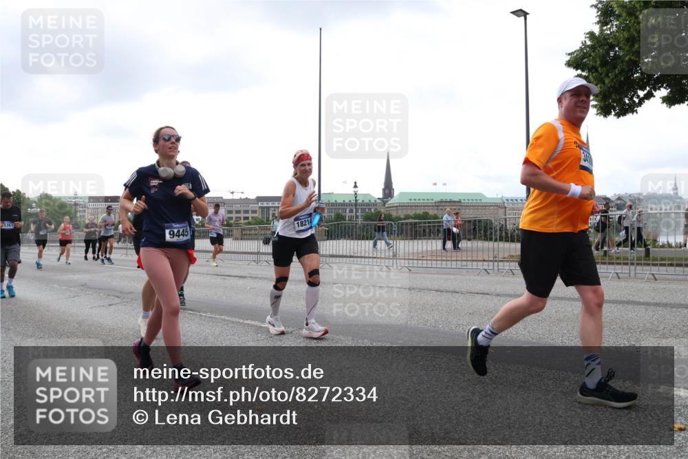 29.06.2025 - hella hamburg halbmarathon Lena Gebhardt http://msf.ph/oto/8272334 29.06.2025 10:46:21 Lombardsbrücke 1004, 1429, 1465, 1532, 1608, 1837, 1867, 1868, 2398, 2423, 2500, 2697, 2773, 2813, 2951, 2954, 3410, 3469, 4119, 4223, 4355, 4448, 4572, 4604, 5697, 5703, 5769, 5770, 5854, 5892, 6068, 6124, 6161, 6333, 6392, 7303, 7364, 7368, 7374, 7605, 7767, 7894, 7960, 7983, 8047, 8477, 8551, 8700, 9120, 9121, 9129, 9337, 9426, 9445, 9691, 10153, 10230, 11358, 11361, 11876, 11910, 12298, 12333, 12507, 12522, 13969, 14261, 15852, 16882 meine-sportfotos.de