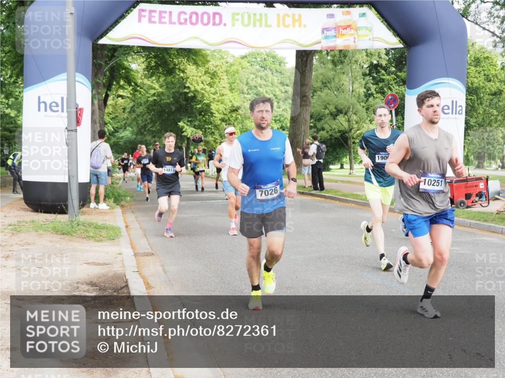 29.06.2025 - hella hamburg halbmarathon MichiJ http://msf.ph/oto/8272361 29.06.2025 10:31:22 Zwischen KM18-KM19 4235, 5011, 5506, 7026, 7765, 10251, 11177, 16224, 16333, 16648, 17403, 17516, 18680, 19009 meine-sportfotos.de
