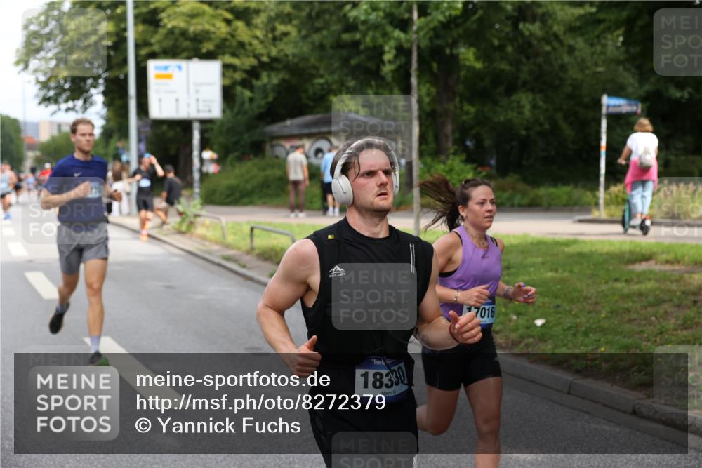 29.06.2025 - hella hamburg halbmarathon Yannick Fuchs http://msf.ph/oto/8272379 29.06.2025 10:37:03 20KM 1312, 1353, 1700, 2233, 4235, 4823, 5436, 6721, 6770, 7035, 7448, 7693, 7734, 7765, 7865, 9371, 9833, 10216, 10469, 11907, 12839, 13446, 13725, 14447, 14560, 14811, 14813, 15095, 15175, 15270, 15297, 15301, 15535, 16295, 16333, 16507, 16626, 16660, 16677, 17000, 17016, 17177, 17363, 17733, 17864, 17911, 18275, 18330, 18559, 18632, 18680, 18920 meine-sportfotos.de