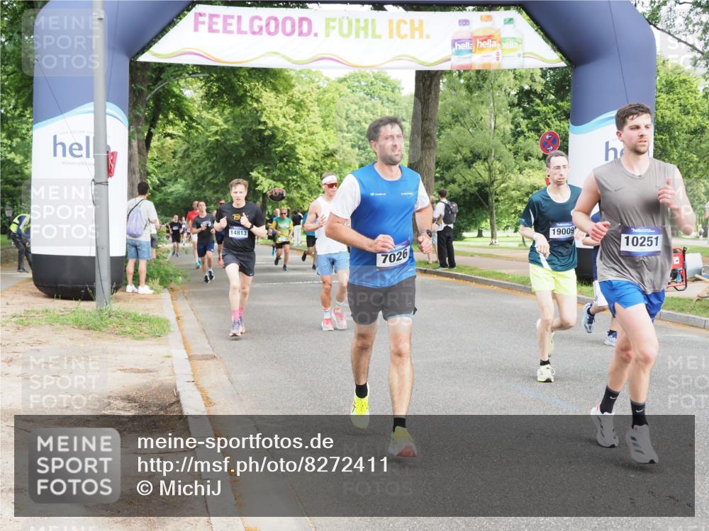 29.06.2025 - hella hamburg halbmarathon MichiJ http://msf.ph/oto/8272411 29.06.2025 10:31:23 Zwischen KM18-KM19 4235, 5011, 5506, 7026, 7865, 10251, 11177, 16224, 16333, 16648, 17403, 17516, 18680, 19009 meine-sportfotos.de