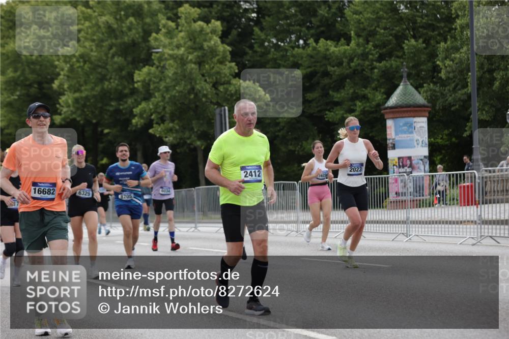 29.06.2025 - hella hamburg halbmarathon Jannik Wohlers http://msf.ph/oto/8272624 29.06.2025 10:34:05 Lombardsbrücke 1025, 1672, 2023, 2412, 2464, 2510, 2511, 2801, 3420, 4540, 4824, 4826, 5609, 6034, 6105, 6171, 6329, 6571, 6574, 7386, 7644, 7733, 8705, 8965, 9164, 9379, 10335, 10564, 10674, 11872, 13747, 13957, 14854, 14855, 14918, 16238, 16311, 16390, 16682, 16919, 17230, 17650, 18158, 18941 meine-sportfotos.de