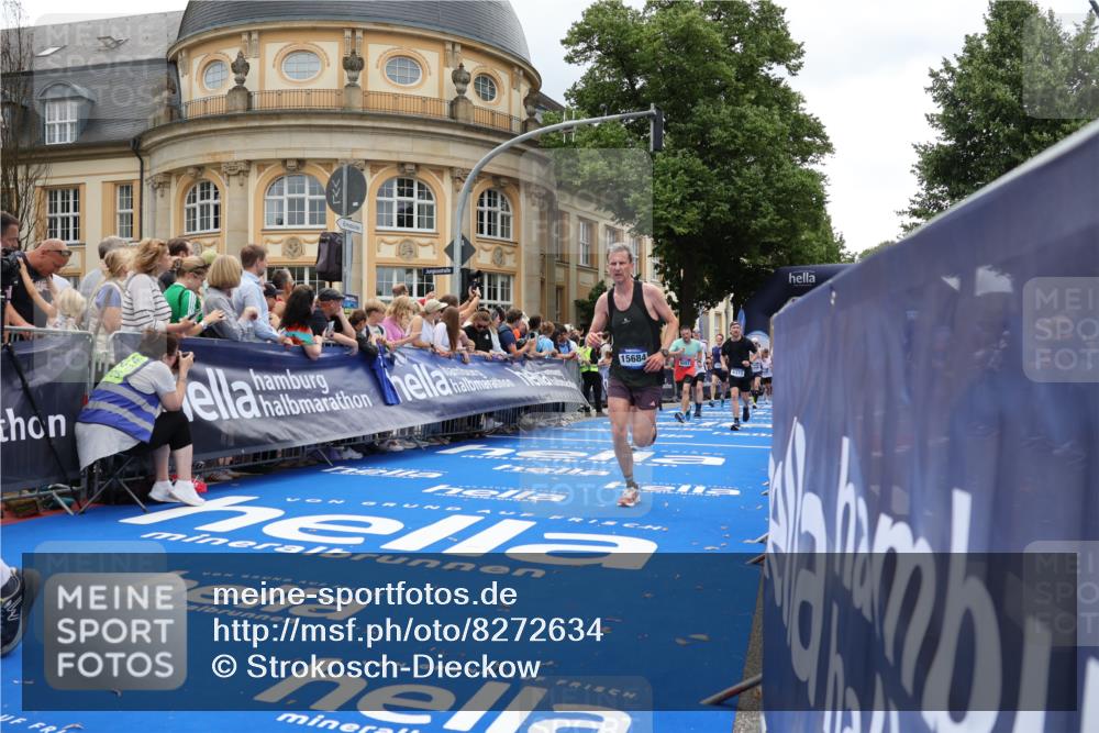29.06.2025 - hella hamburg halbmarathon Strokosch-Dieckow http://msf.ph/oto/8272634 29.06.2025 10:47:09 Ziel 1460, 2623, 4093, 5472, 6134, 6373, 6700, 6716, 7480, 7908, 9794, 10208, 10211, 12579, 13007, 13672, 15684, 16286, 17718, 17915, 18856 meine-sportfotos.de