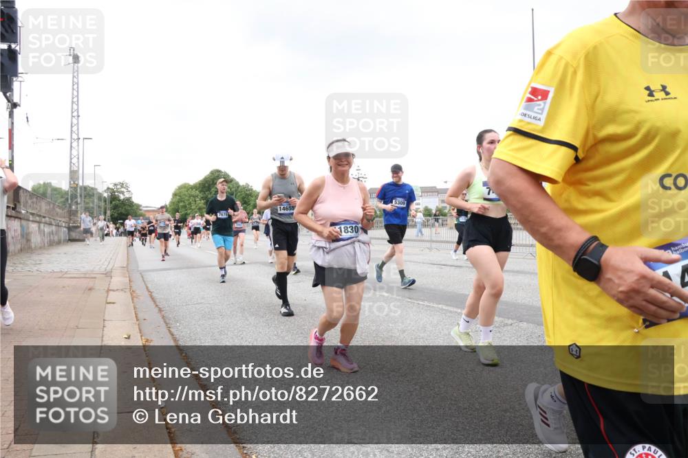 29.06.2025 - hella hamburg halbmarathon Lena Gebhardt http://msf.ph/oto/8272662 29.06.2025 10:54:25 Lombardsbrücke 7670, 14655, 1830, 5309, 1263, 1762, 1779, 1789, 1822, 1949, 2084, 2244, 2372, 2532, 2586, 2600, 2761, 2854, 3079, 3187, 3188, 3249, 3364, 3465, 3467, 3557, 3761, 3795, 3857, 4323, 4685, 4720, 4838, 4971, 5157, 5185, 5216, 5309, 5514, 5804, 5817, 5898, 5933, 5993, 6023, 6279, 6468, 6583, 6987, 6988, 7498, 7670, 7874, 7946, 7986, 8801, 8803, 8867, 9130, 9138, 9203, 10207, 10471, 11033, 11354, 11567, 11569, 11785, 12930, 13272 meine-sportfotos.de