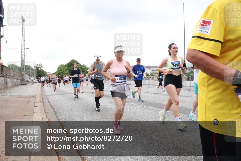 29.06.2025 - hella hamburg halbmarathon Lena Gebhardt http://msf.ph/oto/8272720 29.06.2025 10:54:25 Lombardsbrücke 14655, 11830, 5309, 7498, 1263, 1762, 1779, 1789, 1822, 1949, 2084, 2244, 2372, 2532, 2586, 2600, 2761, 2854, 3079, 3187, 3188, 3249, 3364, 3465, 3467, 3557, 3761, 3795, 3857, 4323, 4685, 4720, 4838, 4971, 5157, 5185, 5216, 5309, 5514, 5804, 5817, 5898, 5933, 5993, 6023, 6279, 6468, 6583, 6987, 6988, 7498, 7670, 7874, 7946, 7986, 8801, 8803, 8867, 9130, 9138, 9203, 10207, 10471, 11033, 11354, 11567, 11569, 11785, 12930, 13272 meine-sportfotos.de