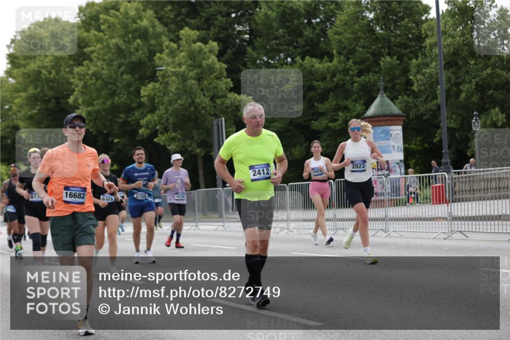29.06.2025 - hella hamburg halbmarathon Jannik Wohlers http://msf.ph/oto/8272749 29.06.2025 10:34:05 Lombardsbrücke 1025, 1672, 2023, 2412, 2464, 2510, 2511, 2801, 3420, 4540, 4824, 4826, 5609, 6034, 6105, 6171, 6329, 6571, 6574, 7386, 7644, 7733, 8705, 8965, 9164, 9379, 10335, 10564, 10674, 11872, 13747, 13957, 14854, 14855, 14918, 16238, 16311, 16390, 16682, 16919, 17230, 17650, 18158, 18941 meine-sportfotos.de