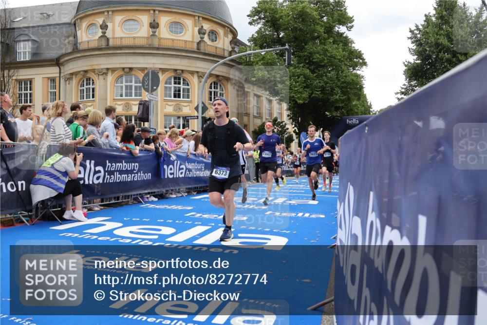 29.06.2025 - hella hamburg halbmarathon Strokosch-Dieckow http://msf.ph/oto/8272774 29.06.2025 10:47:12 Ziel 2623, 4093, 5024, 6134, 6168, 6203, 6373, 6716, 7480, 7908, 10208, 10211, 11518, 12579, 13007, 13672, 14722, 15684, 16286, 17718, 17915, 18856 meine-sportfotos.de