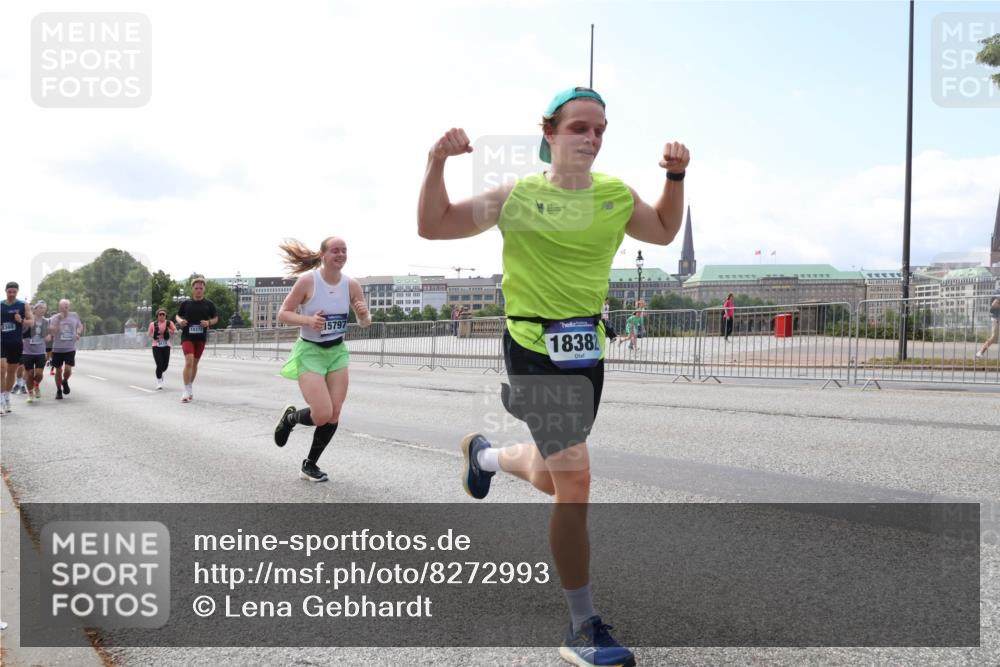 29.06.2025 - hella hamburg halbmarathon Lena Gebhardt http://msf.ph/oto/8272993 29.06.2025 10:11:25 Lombardsbrücke 1531, 1723, 1866, 2868, 3837, 4287, 5254, 5653, 7271, 7370, 8115, 8171, 8206, 8207, 8368, 8561, 8807, 8810, 9119, 10196, 10372, 10428, 11149, 11321, 11755, 12286, 12556, 12571, 12790, 12836, 13203, 13603, 13939, 14008, 14022, 14149, 15009, 15252, 15797, 15908, 15945, 16383, 17080, 17142, 17500, 17787, 17866, 18278, 18382, 19172, 19241 meine-sportfotos.de