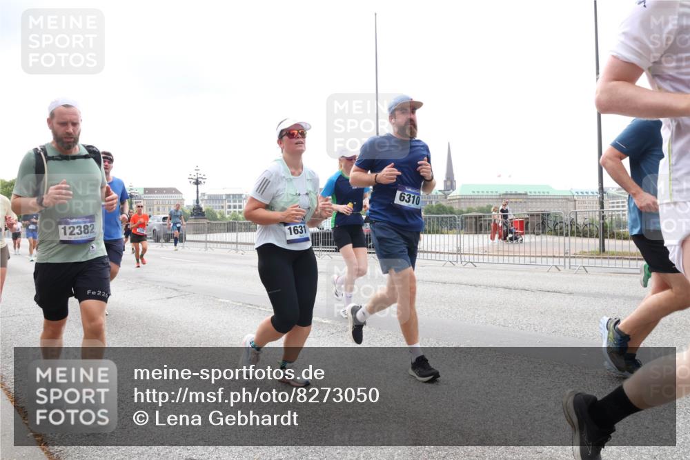 29.06.2025 - hella hamburg halbmarathon Lena Gebhardt http://msf.ph/oto/8273050 29.06.2025 10:34:55 Lombardsbrücke 12382, 226, 1631, 6310, 1025, 1284, 1497, 1849, 2023, 2355, 2376, 2751, 3130, 3409, 3420, 4540, 4564, 4884, 5027, 5453, 6034, 6171, 6189, 6310, 6329, 6335, 6379, 6397, 6803, 6843, 7020, 7267, 7299, 7386, 7644, 7733, 7927, 8369, 8705, 8793, 9122, 9164, 9248, 9448, 9514, 10335, 10358, 10464, 10606, 10674, 11122, 11233, 11245, 11646, 12019, 12164, 12236, 12382, 12764, 15477, 16238, 16311, 16390, 16682, 18158 meine-sportfotos.de