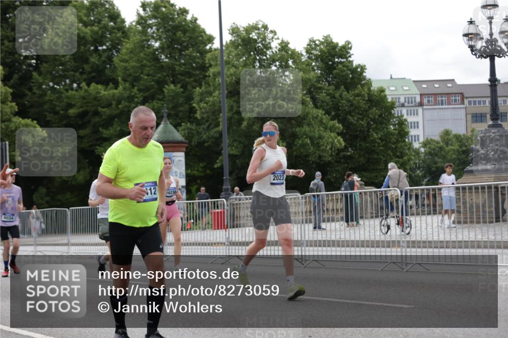 29.06.2025 - hella hamburg halbmarathon Jannik Wohlers http://msf.ph/oto/8273059 29.06.2025 10:34:06 Lombardsbrücke 1025, 1672, 2023, 2412, 2510, 2511, 2801, 3420, 4540, 4824, 4826, 5609, 6034, 6105, 6171, 6329, 6571, 6574, 6843, 7386, 7644, 7733, 8705, 8965, 9164, 9379, 9448, 10335, 10564, 10674, 11872, 12164, 13747, 13957, 14854, 14855, 14918, 16238, 16311, 16390, 16682, 16919, 17230, 17650, 18158, 18941 meine-sportfotos.de