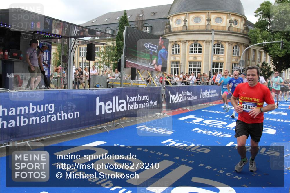 29.06.2025 - hella hamburg halbmarathon Michael Strokosch http://msf.ph/oto/8273240 29.06.2025 10:53:33 Ziel 1030, 1061, 1098, 1499, 1783, 2070, 5866, 6198, 6628, 6629, 11068, 12909, 13912, 13997, 15113, 15497, 17710, 18450, 18612 meine-sportfotos.de