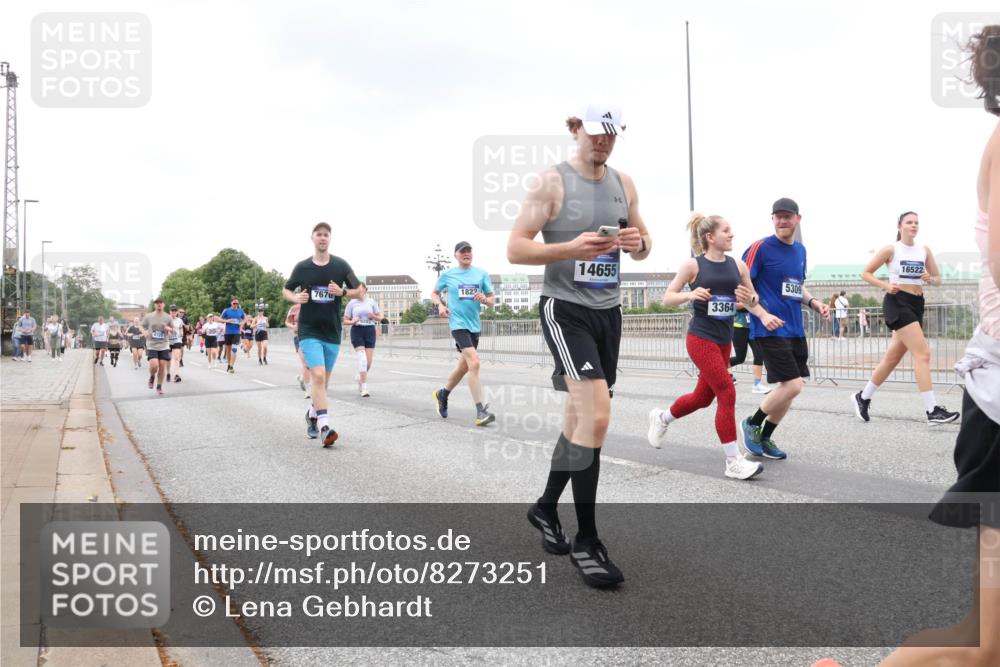 29.06.2025 - hella hamburg halbmarathon Lena Gebhardt http://msf.ph/oto/8273251 29.06.2025 10:54:27 Lombardsbrücke 7670, 1822, 14655, 5309, 3364, 16522, 1198, 1263, 1762, 1779, 1822, 1949, 2084, 2244, 2532, 2586, 2600, 2761, 2854, 3079, 3187, 3188, 3249, 3364, 3465, 3467, 3761, 3795, 3857, 4323, 4685, 4720, 4838, 4971, 5157, 5185, 5216, 5309, 5514, 5804, 5817, 5898, 5933, 5993, 6023, 6279, 6468, 6583, 6982, 6987, 6988, 7498, 7670, 7874, 7946, 7986, 8801, 8803, 8867, 9130, 9138, 9203, 9521, 10207, 10331, 10471, 11033, 11287, 11354, 11567, 11569, 11785, 12268, 12270, 12930, 13272 meine-sportfotos.de