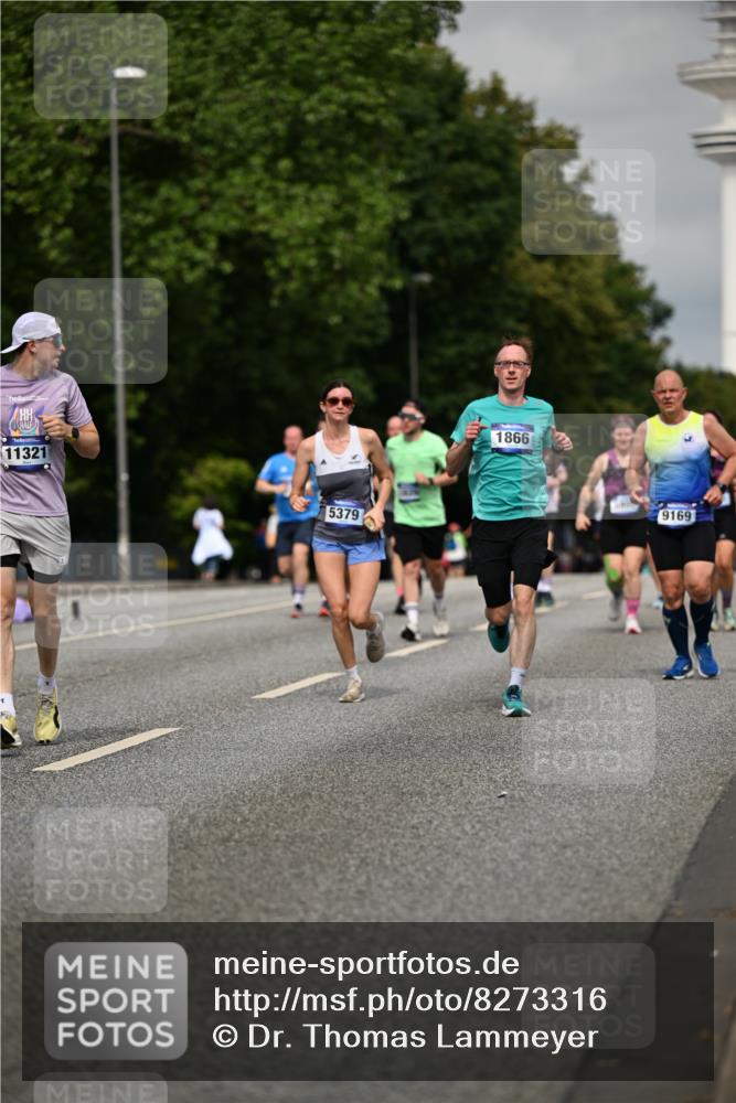29.06.2025 - hella hamburg halbmarathon Dr. Thomas Lammeyer http://msf.ph/oto/8273316 29.06.2025 10:15:21 Kennedybrücke 1166, 1531, 1866, 1992, 4227, 5254, 5379, 5990, 5991, 7571, 8807, 8810, 9169, 9191, 10372, 10428, 11321 meine-sportfotos.de